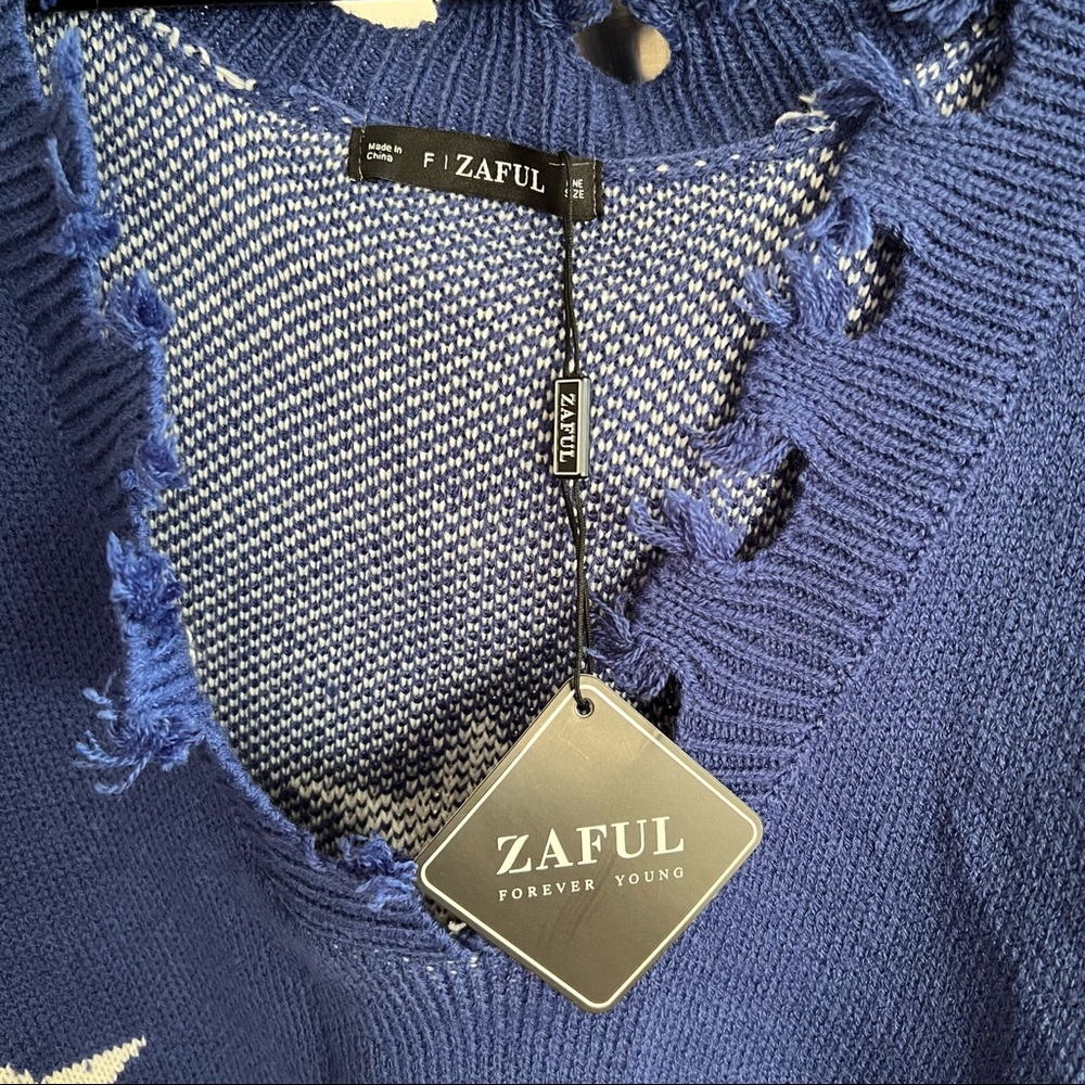 ZAFUL Cropped Frayed Stars Sweater - Picture 3 of 3